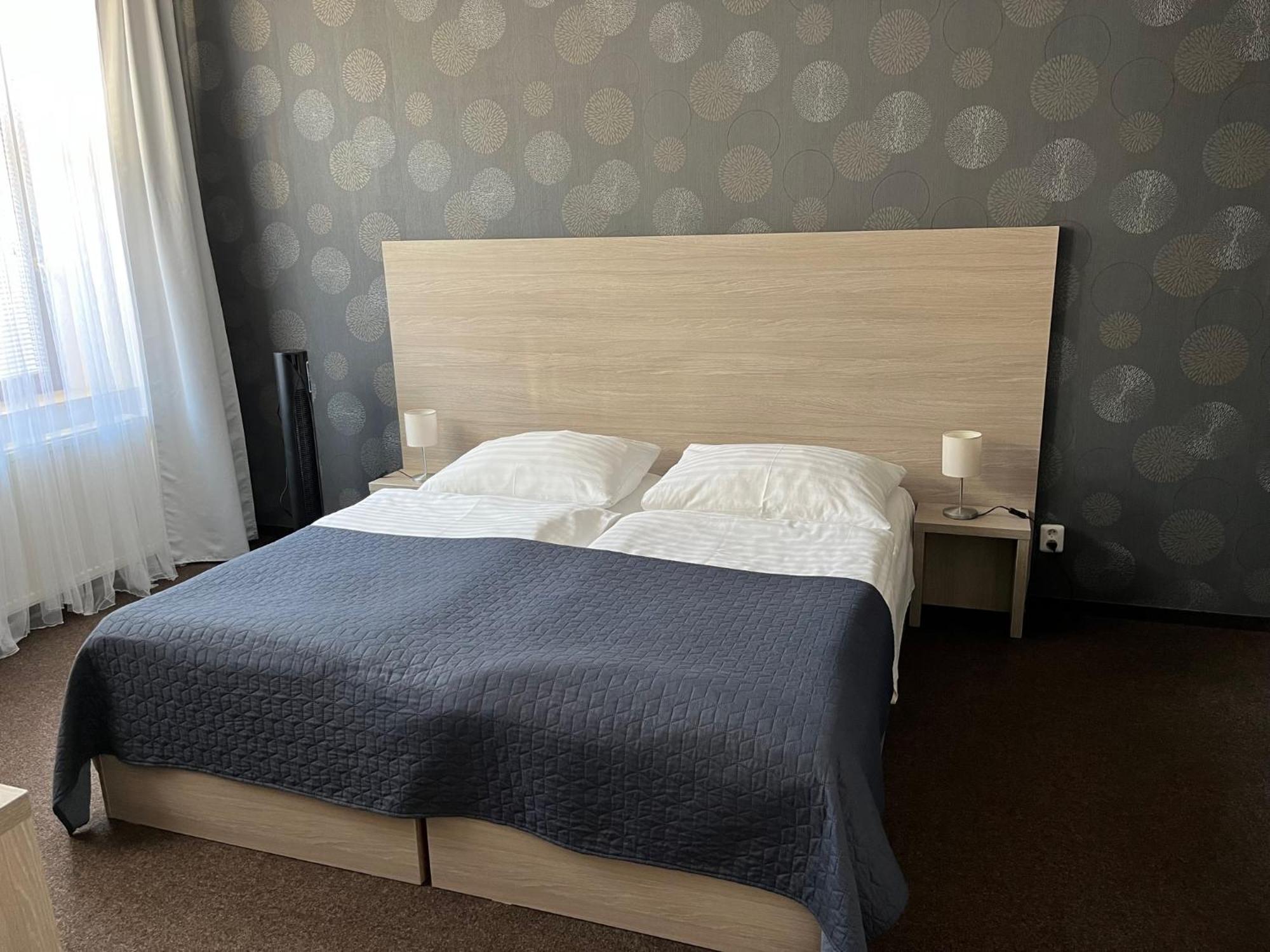 Hotel U Dvou Medvidku Chomutov Eksteriør bilde
